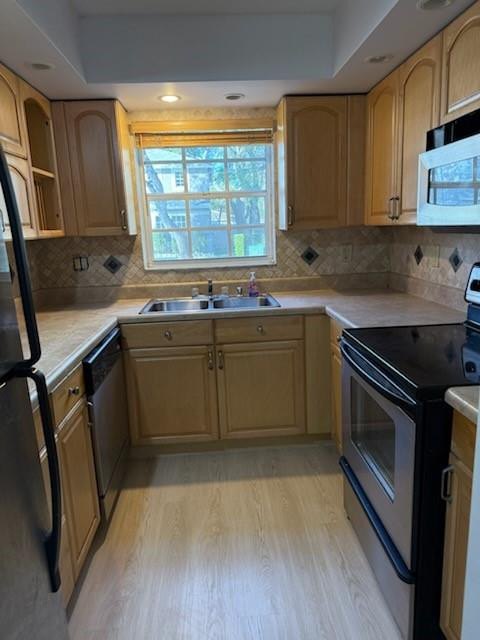 FLAMINGO GARDENS - Residential