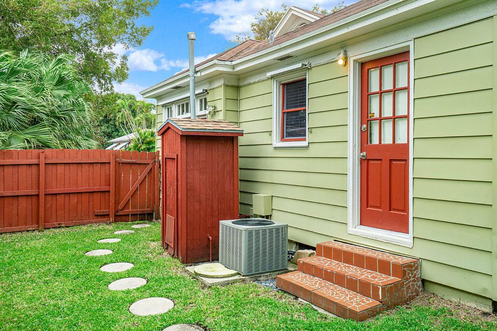 NORTH PALM BCH 3 - Residential