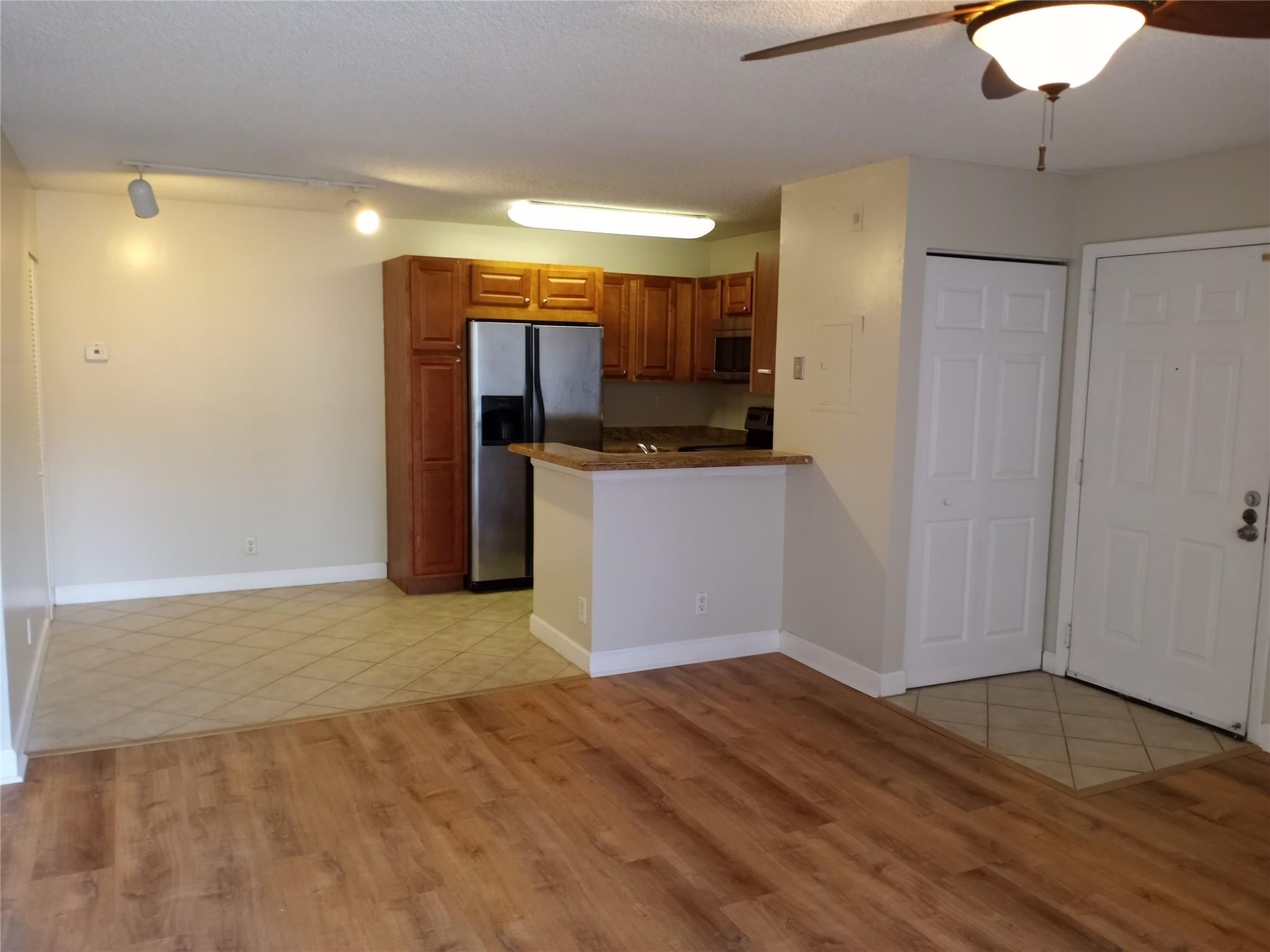 801 Lyons Rd 19-101