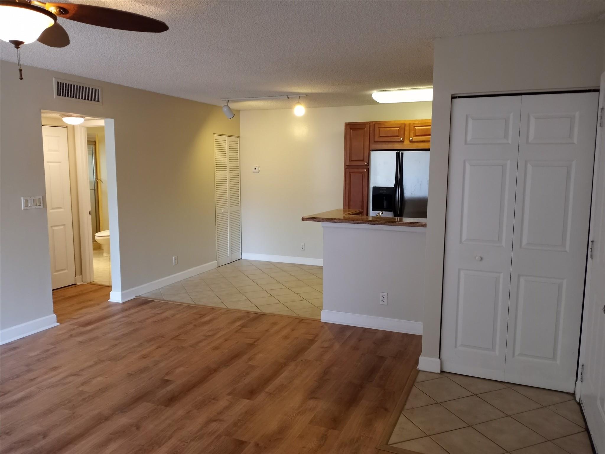 801 Lyons Rd 19-101