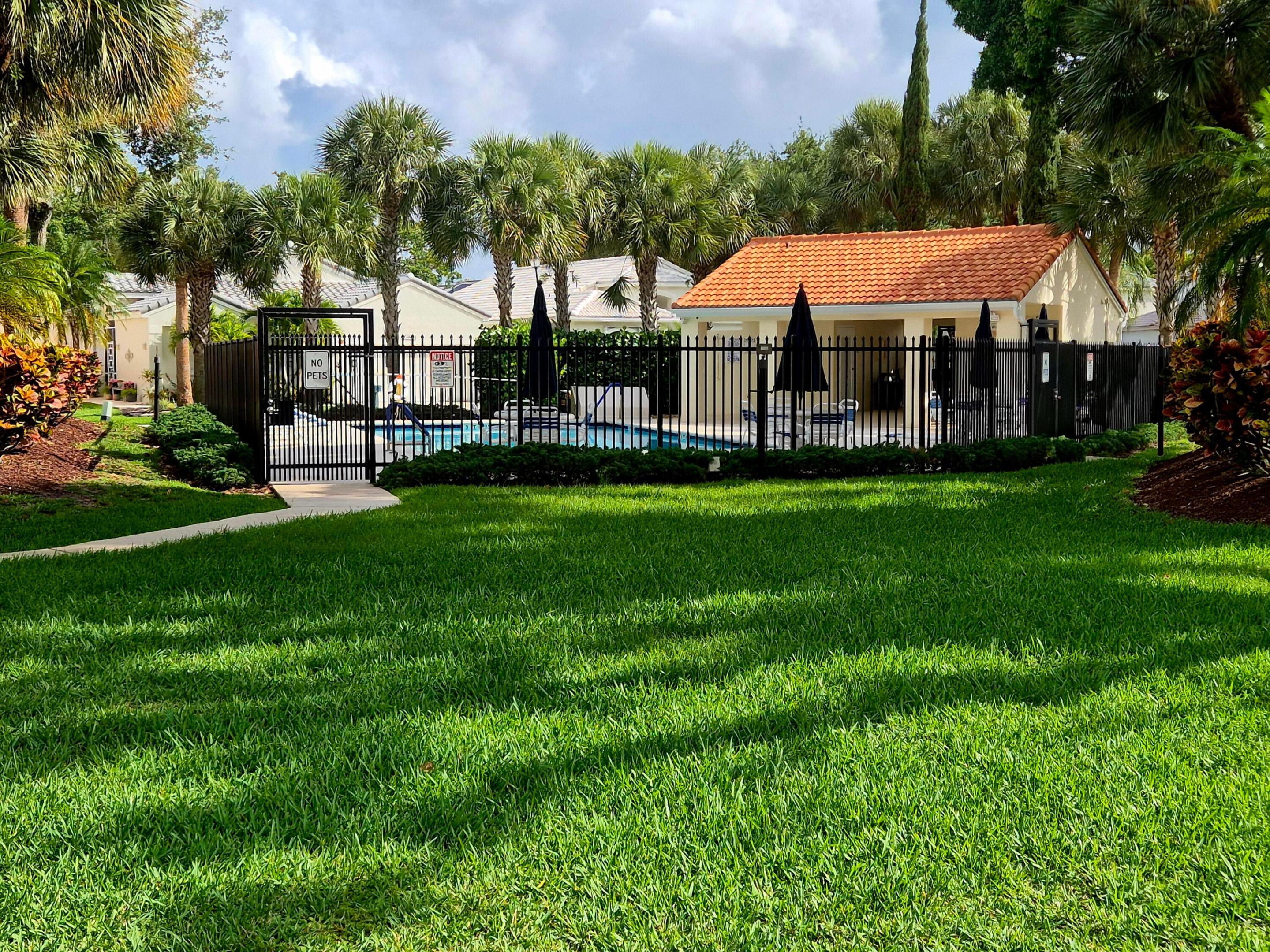 HOLIDAY SPRINGS EAST - Residential