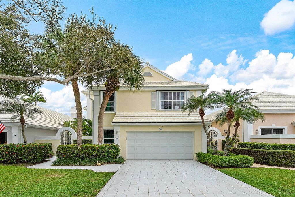 Photo of 38 Windsor Lane, Palm Beach Gardens, FL 33418 (MLS # R10942050)