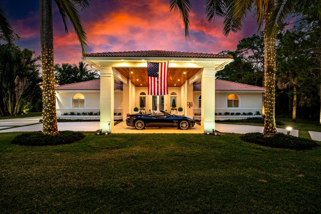 Photo of 19134 SE Old Trail Drive W, Jupiter, FL 33478 (MLS # R10954092)