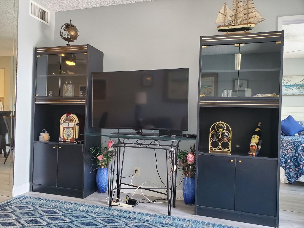 2220 N Cypress Bend Drive 405