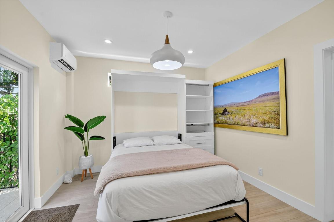 WELLINGTON AERO CLUB OF THE LANDINGS AT WELLINGTON - Residential Lease