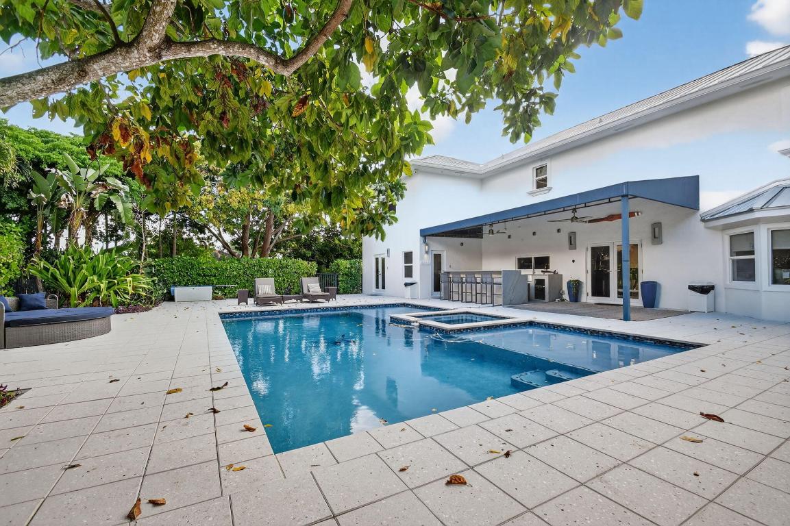 WELLINGTON AERO CLUB OF THE LANDINGS AT WELLINGTON - Residential Lease