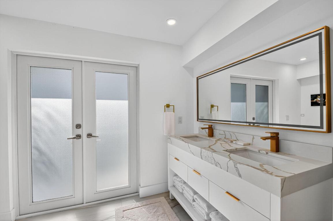 WELLINGTON AERO CLUB OF THE LANDINGS AT WELLINGTON - Residential Lease