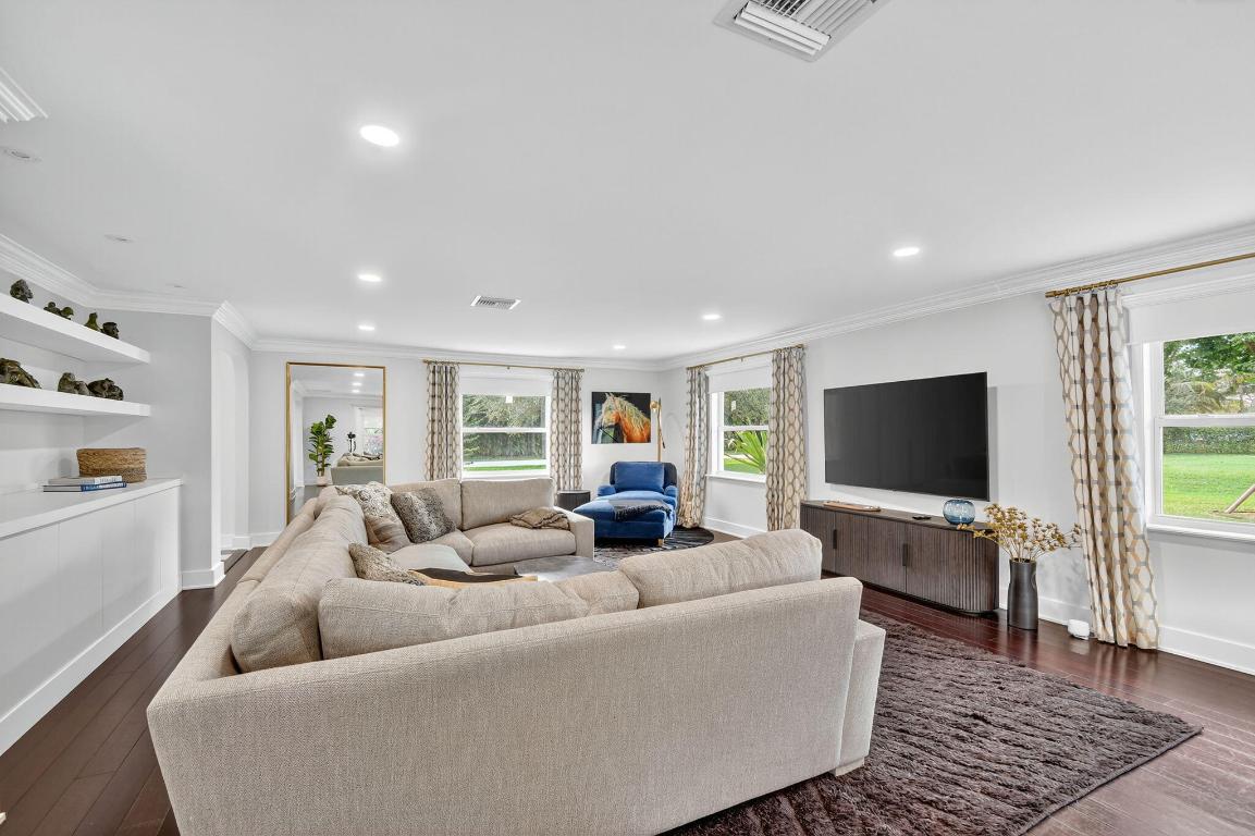 WELLINGTON AERO CLUB OF THE LANDINGS AT WELLINGTON - Residential Lease