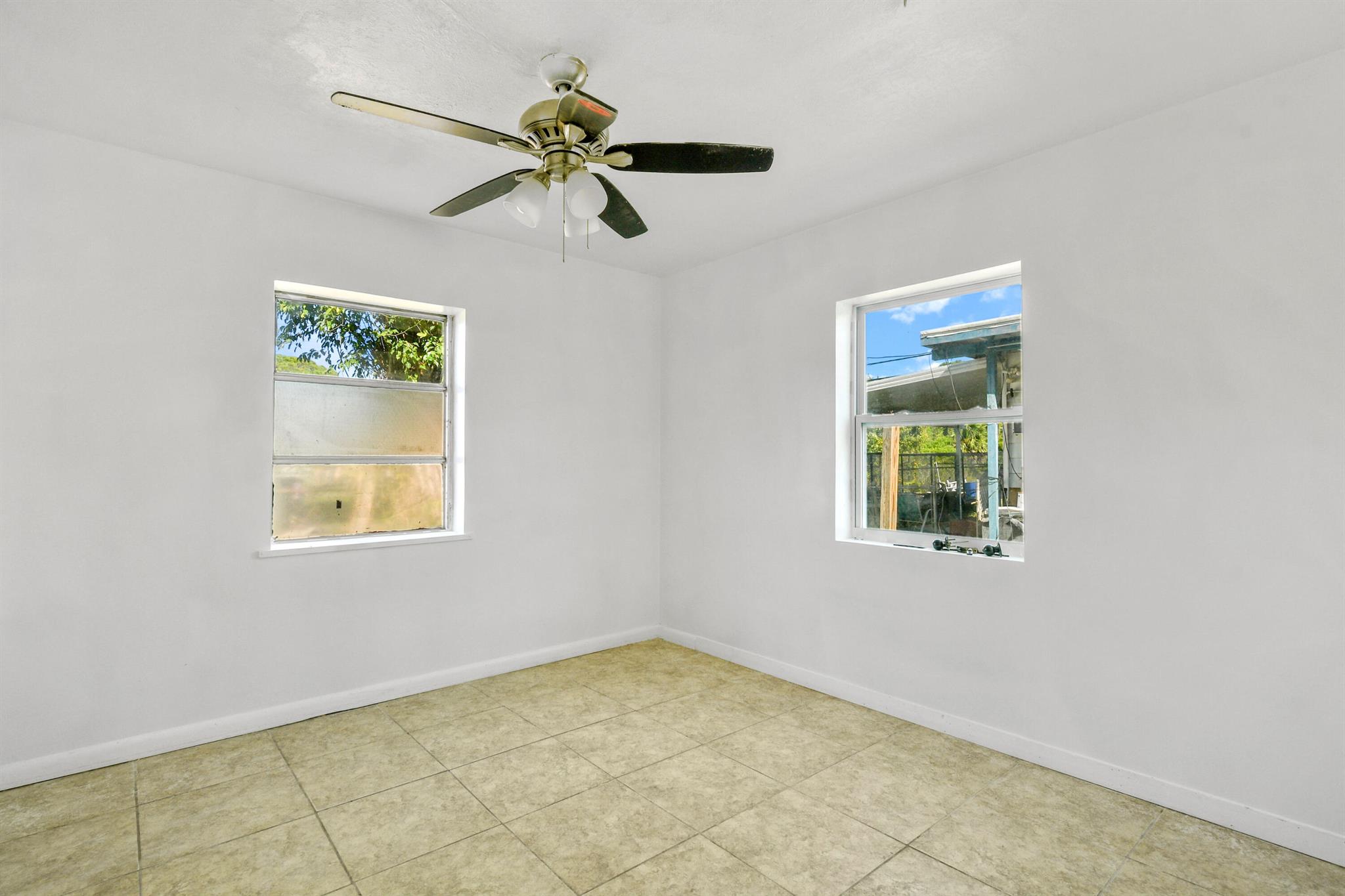 SILVER LAKE PARK ADDITION - Residential Lease