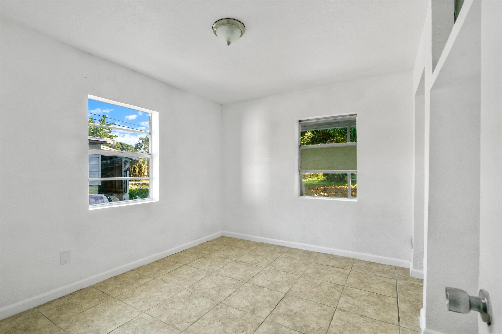 SILVER LAKE PARK ADDITION - Residential Lease