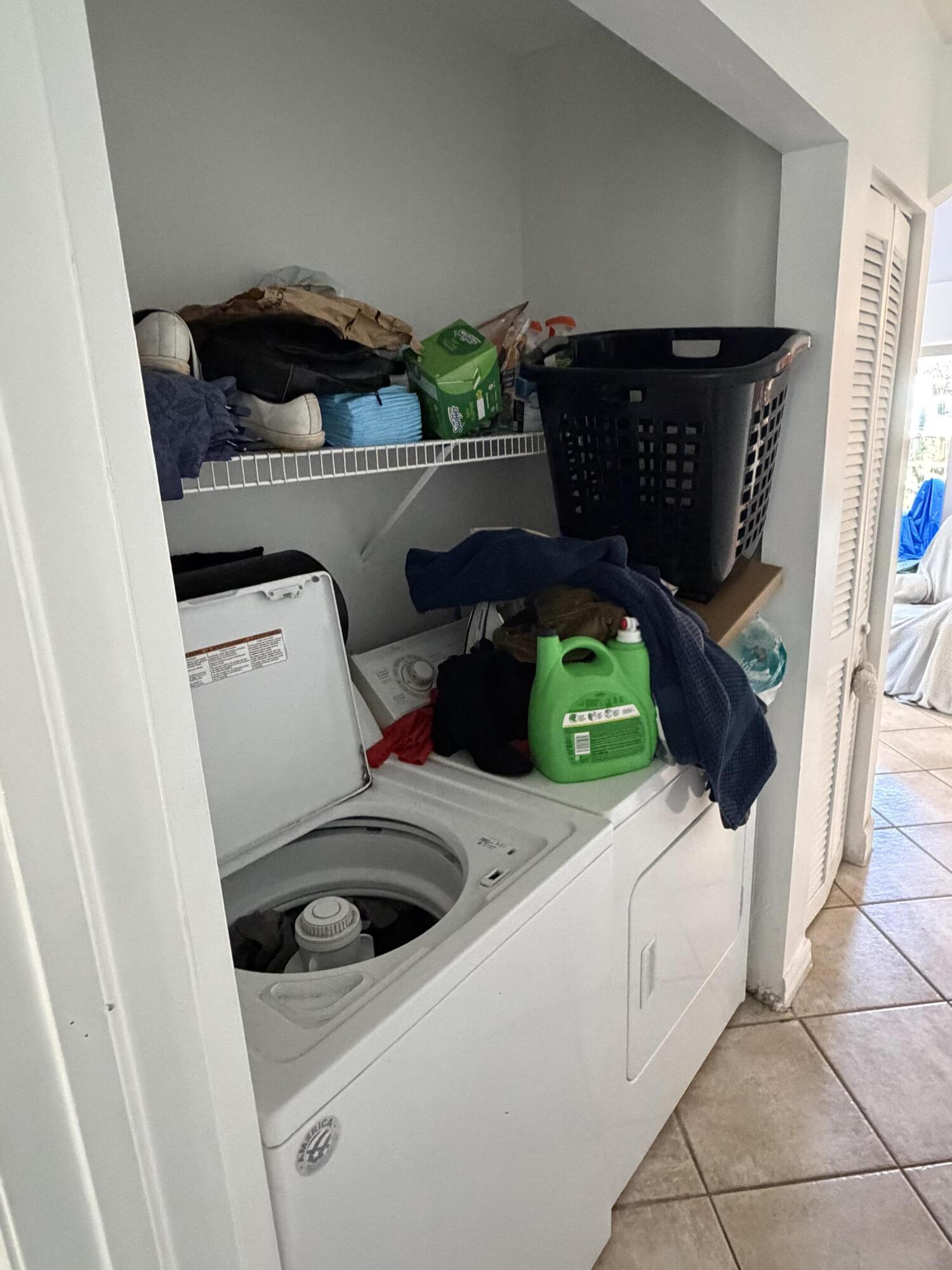 HOLLYWOOD BEACH GARDENS - Residential