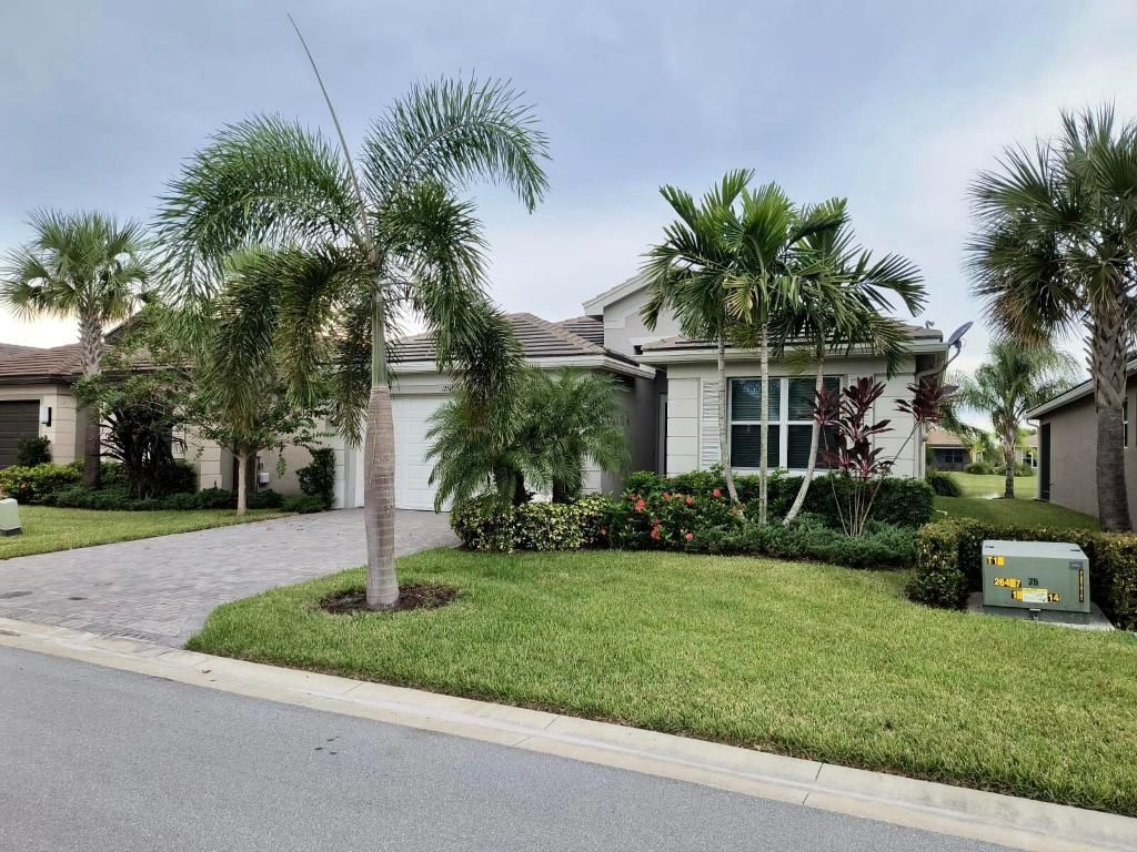 Photo of 12145 SW Jasper Lake Way, Port Saint Lucie, FL 34987 (MLS # R10937227)