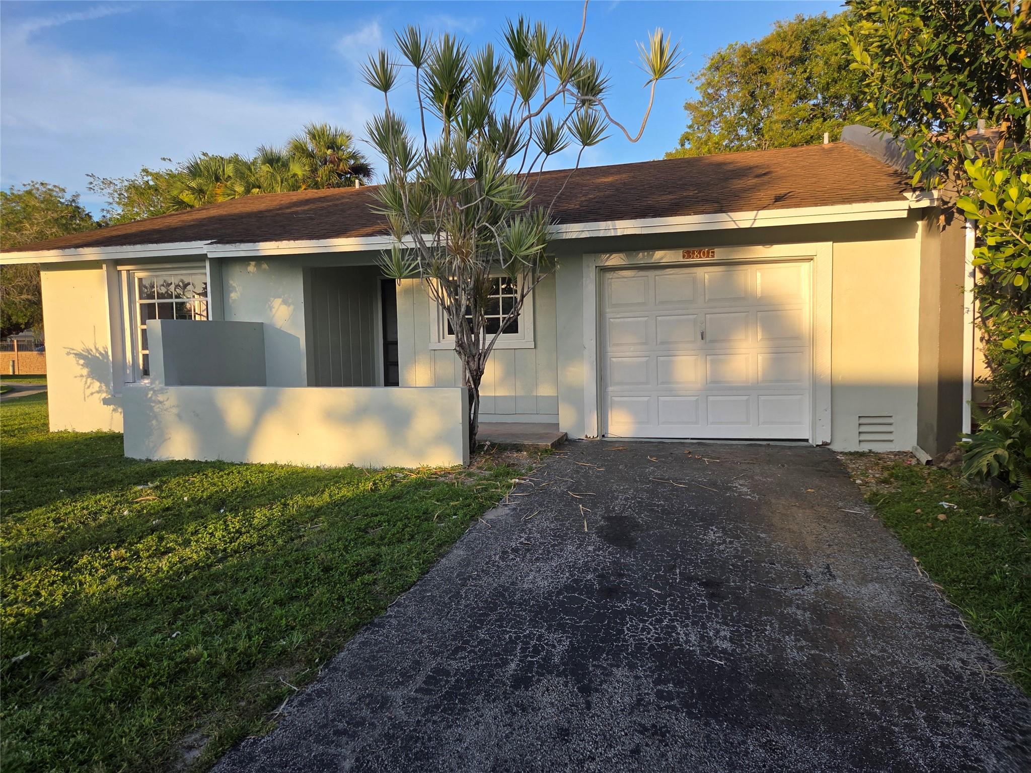 5380 Lakewood Cir F, Pompano Beach, FL, 33063/$395,000 1 5380 Lakewood Cir F