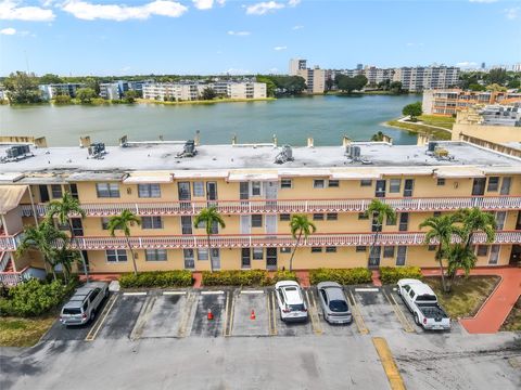Condominium in Miami FL 1551 Miami Gardens Dr Dr.jpg
