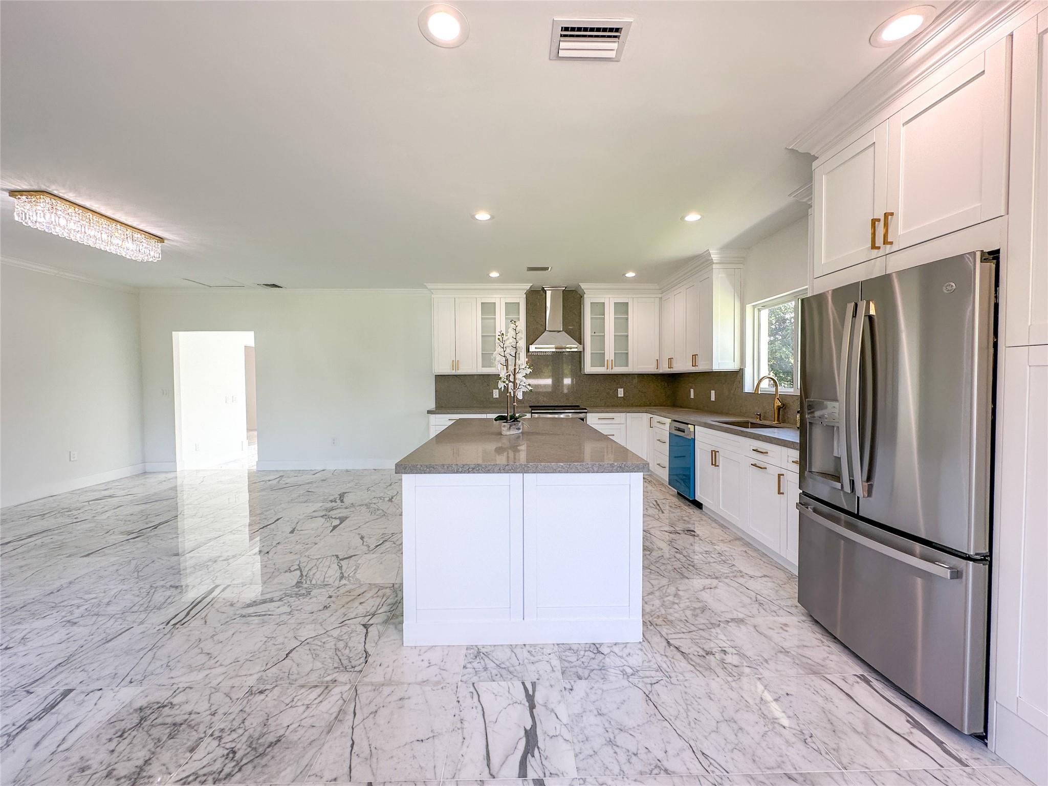 198 TERRACE PLAT - Residential