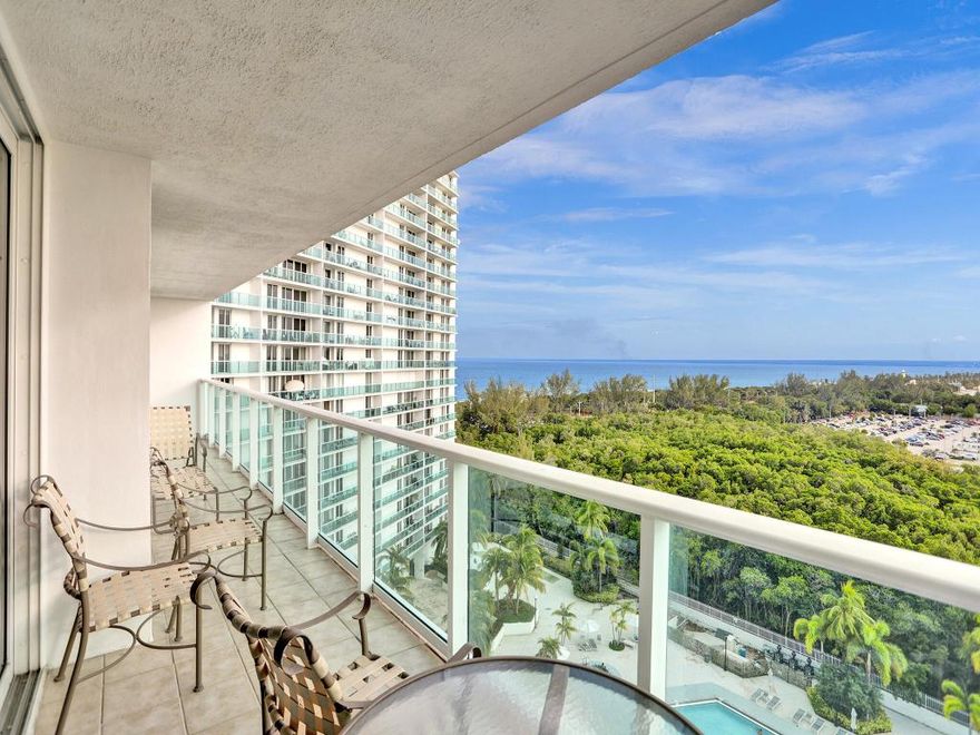 Magnificent centrally located community! Seconds from the intracoastal, beaches and lively restaurants and shopping! Centrally located both to Fort Lauderdale and Miam International airport.

All the amenities are on site from restaurant to pool, gym, tennis and more! if you decide to venture out you will be a quick drive to Fort Lauderdale and Miami for fun in the sun! *** 2 bedroom condo converted to 1 bedroom!