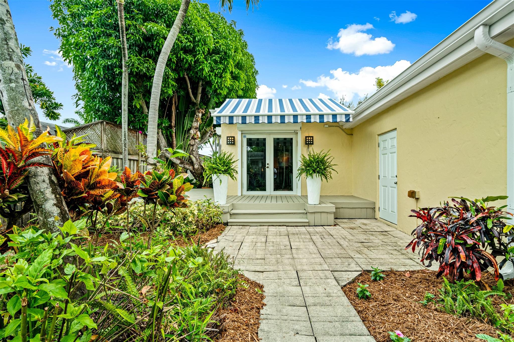POINSETTIA HEIGHTS - Residential