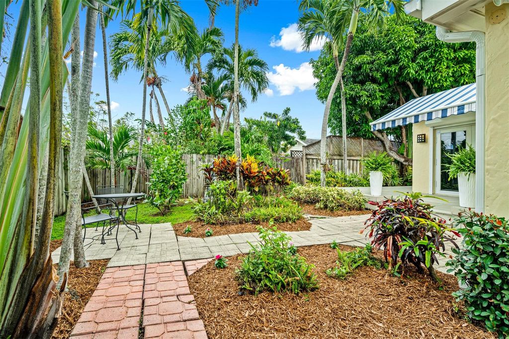 Photo of 1617 Poinsettia Drive, Fort Lauderdale, FL 33305 (MLS # F10410078)