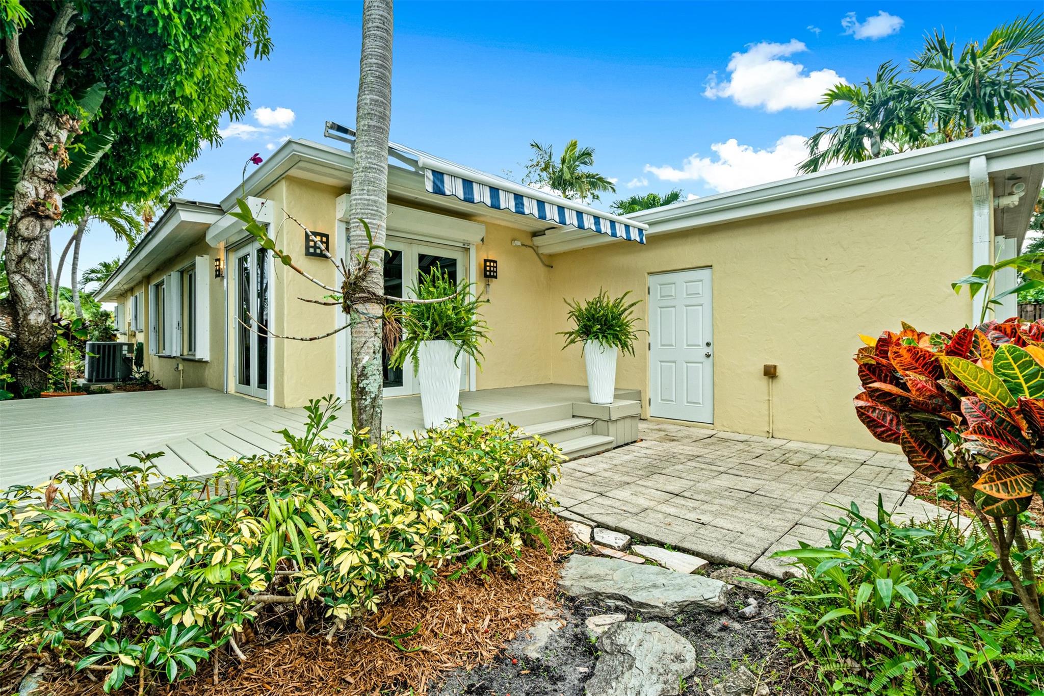 POINSETTIA HEIGHTS - Residential