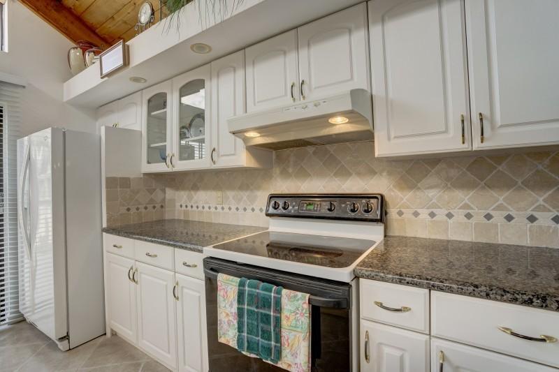 SEA LOFTERS CONDO - Residential