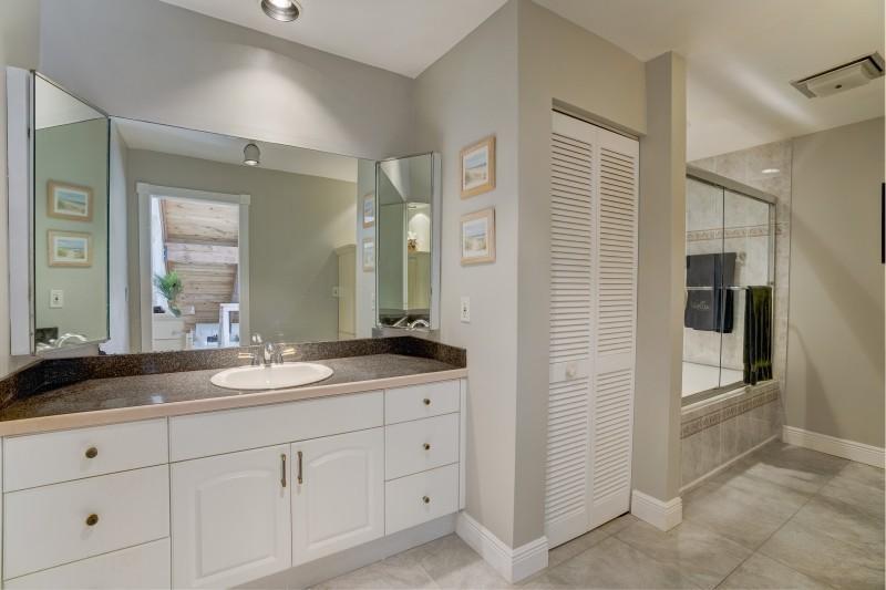 SEA LOFTERS CONDO - Residential