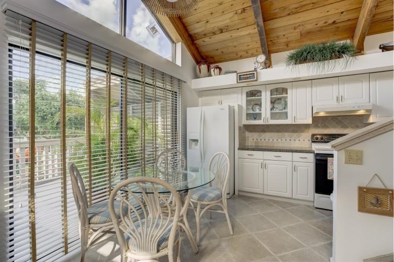 SEA LOFTERS CONDO - Residential