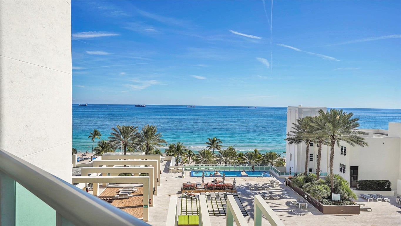 LAS OLAS BEACH CLUB - Residential