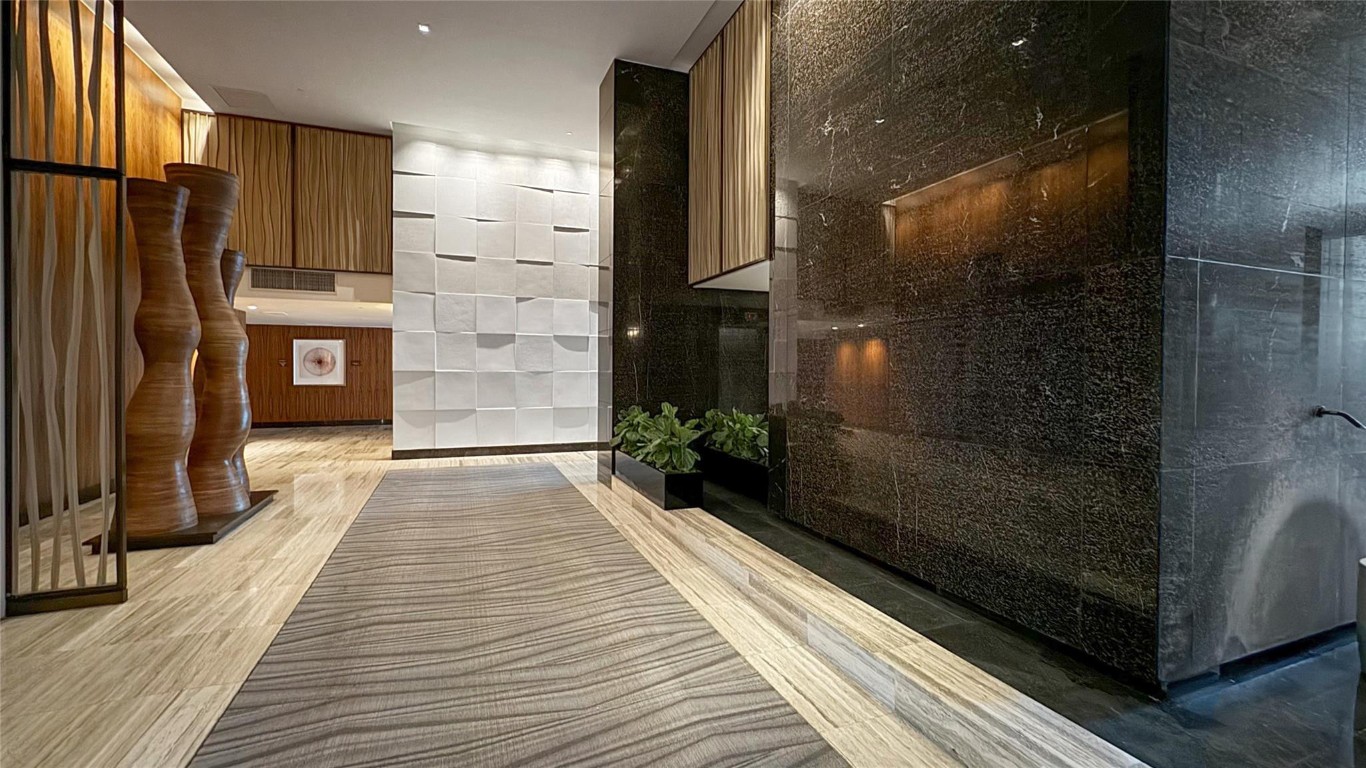 LAS OLAS BEACH CLUB - Residential