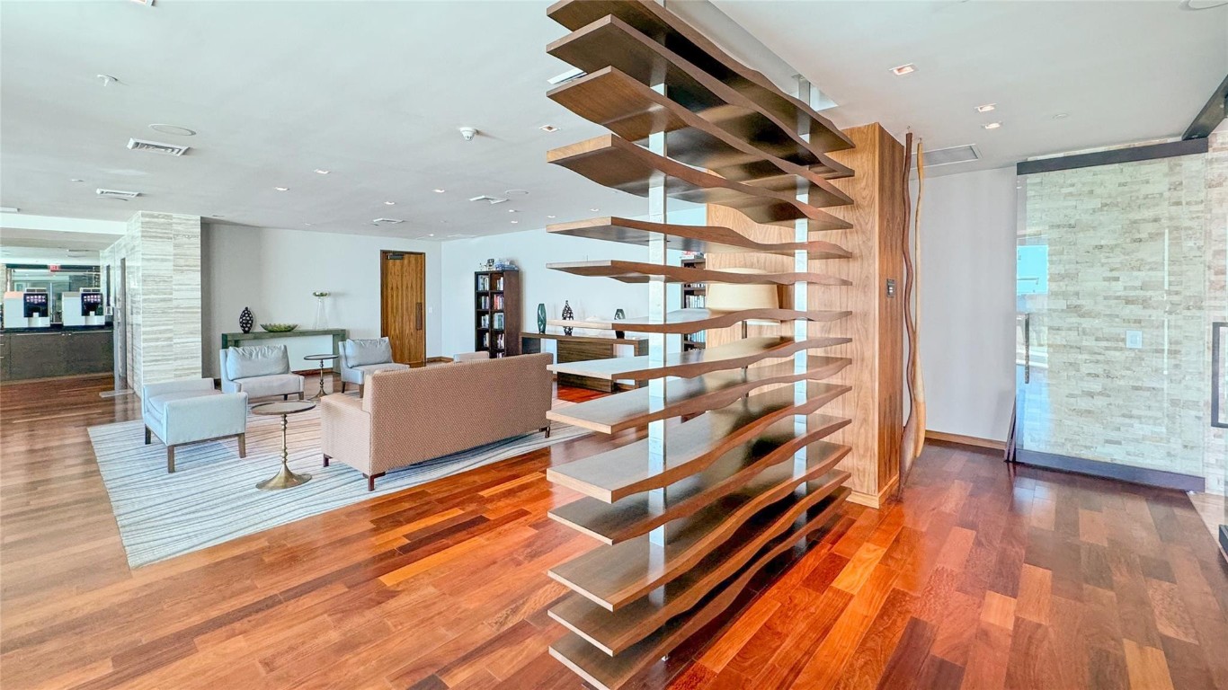 LAS OLAS BEACH CLUB - Residential