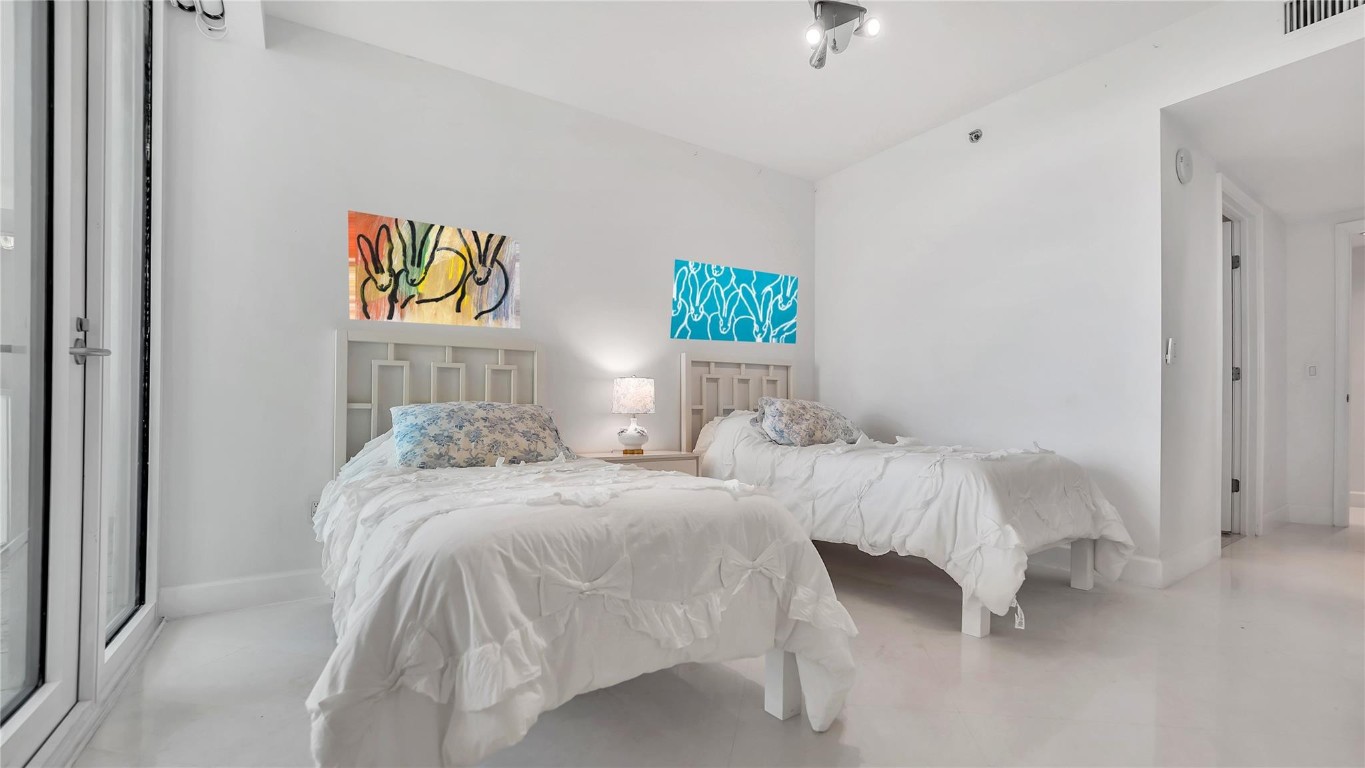 LAS OLAS BEACH CLUB - Residential