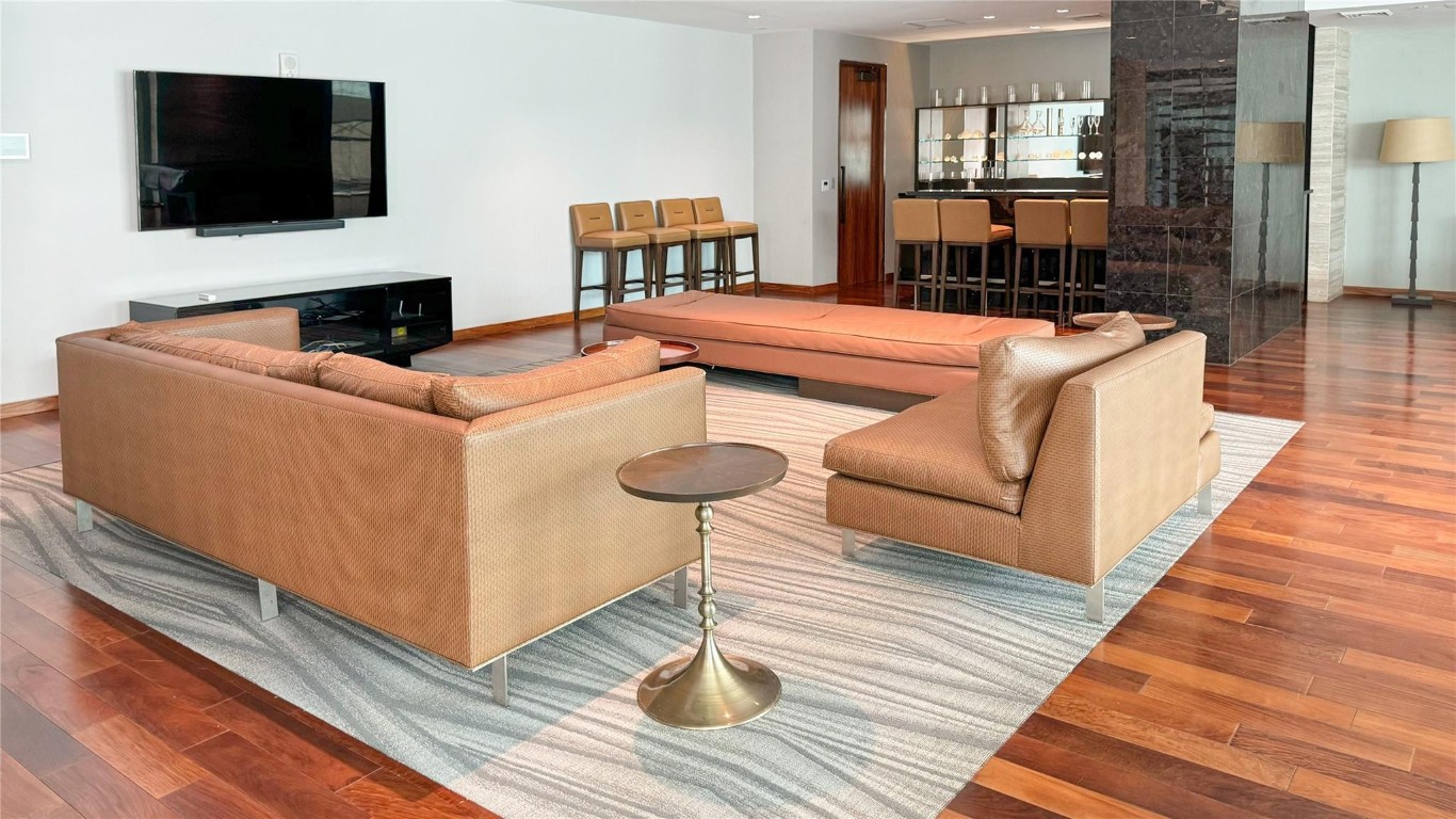 LAS OLAS BEACH CLUB - Residential