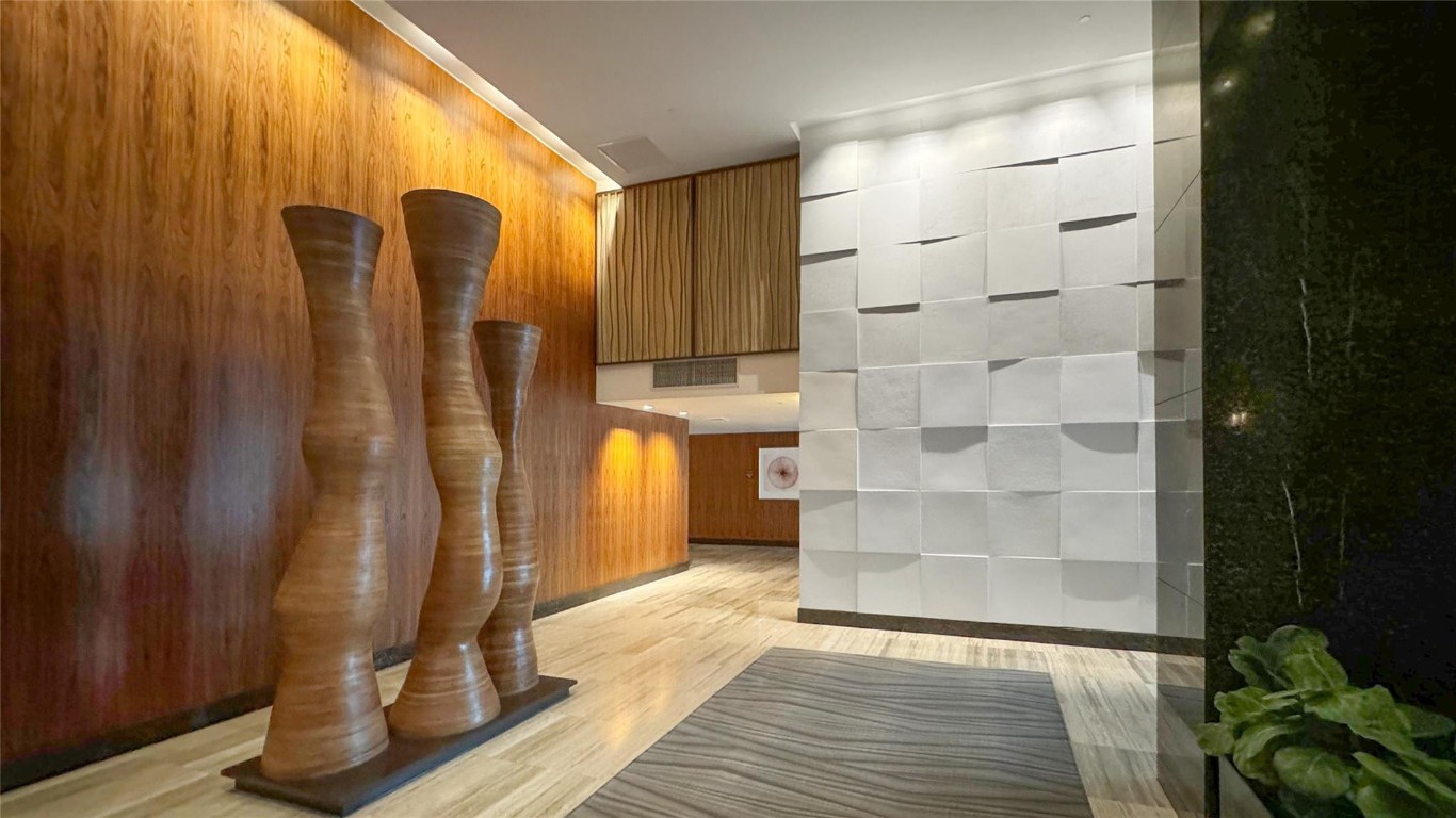 LAS OLAS BEACH CLUB - Residential