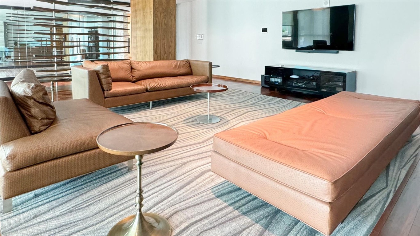 LAS OLAS BEACH CLUB - Residential