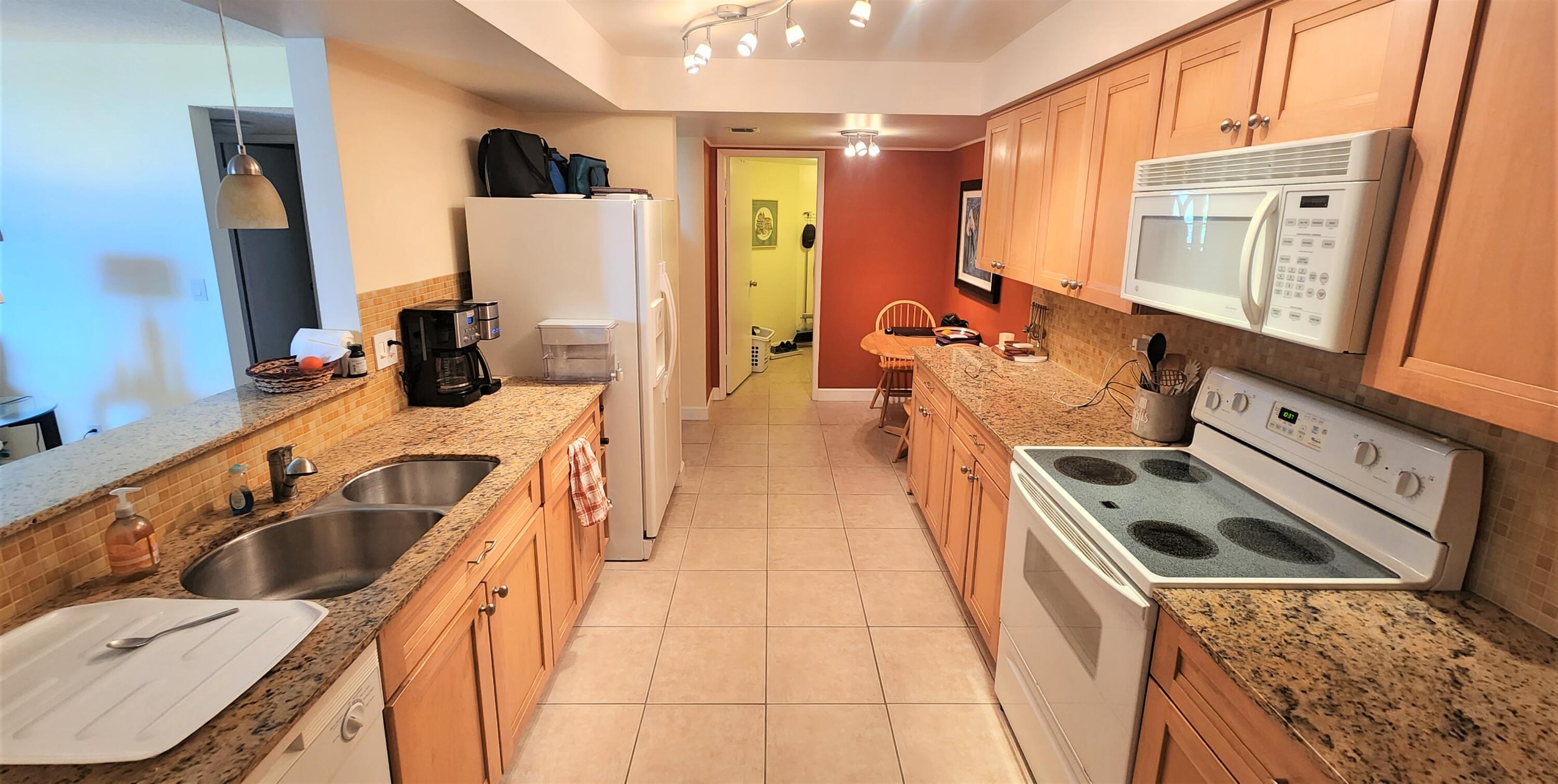 LAVERS DELRAY RACQUET CLUB CONDO - Residential