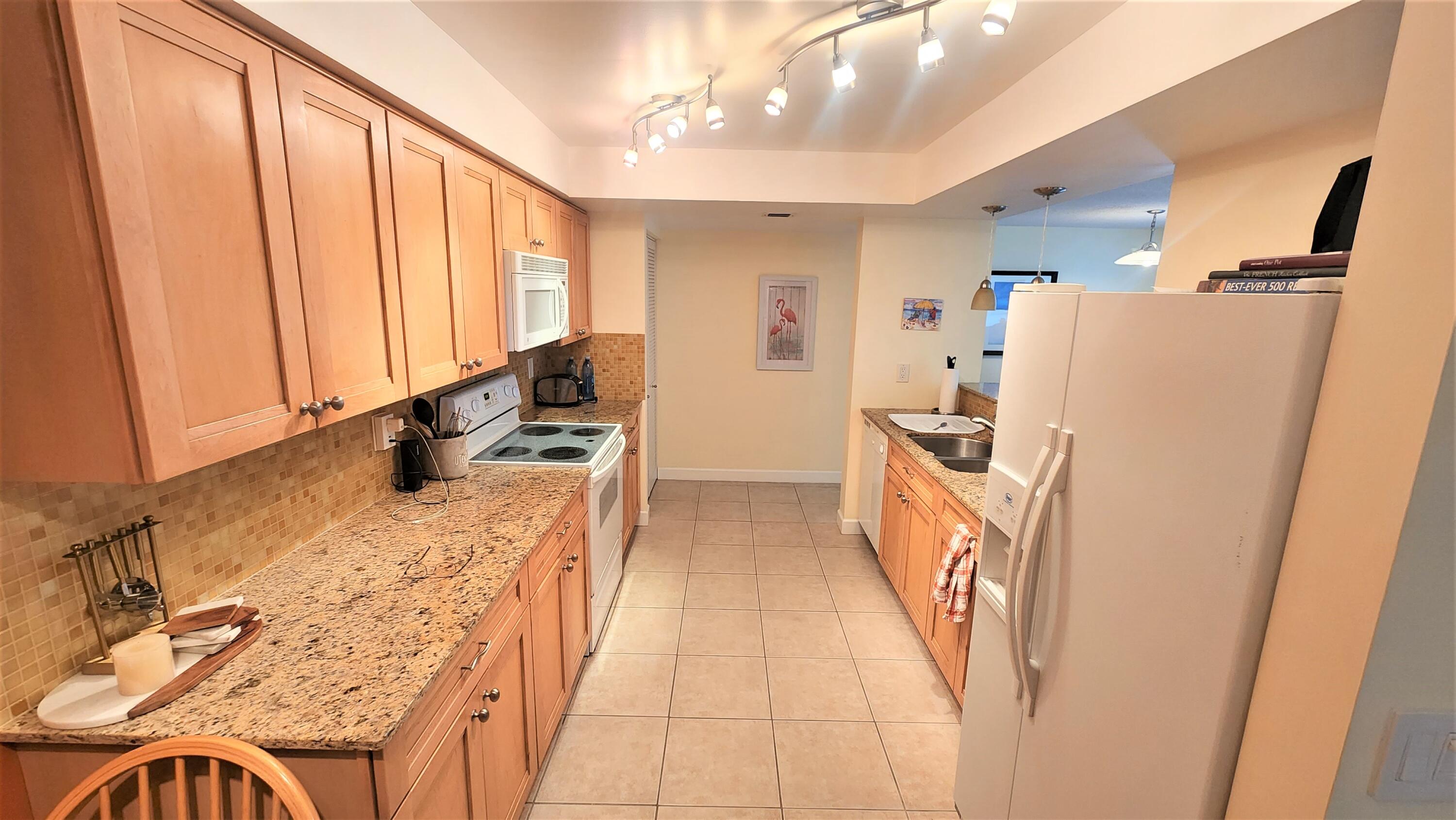 LAVERS DELRAY RACQUET CLUB CONDO - Residential