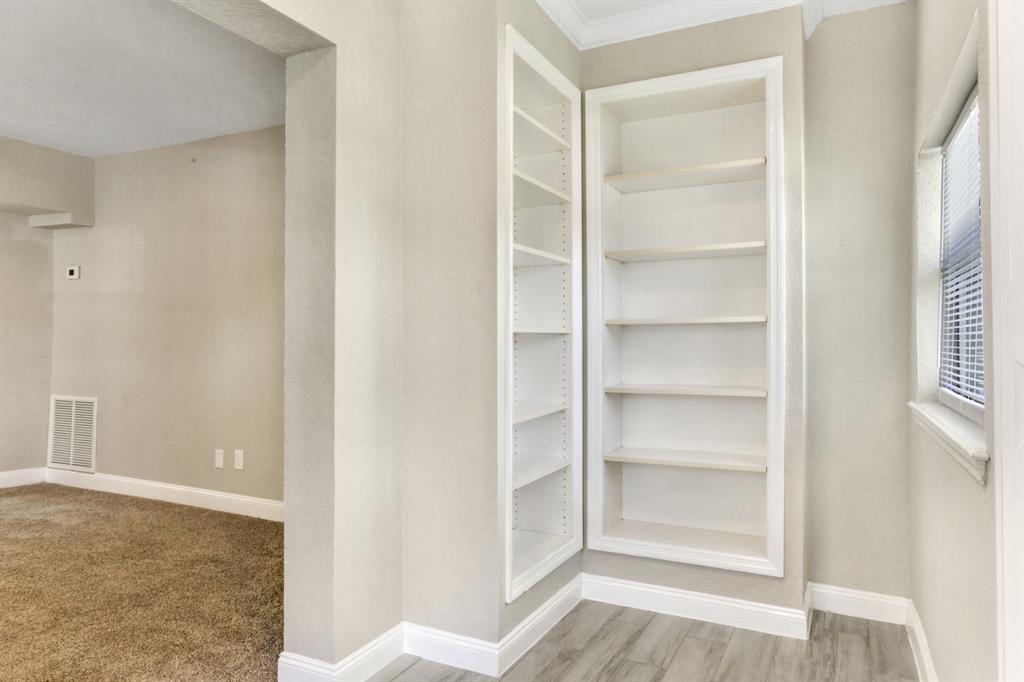 BUNKER HILL - Residential Income