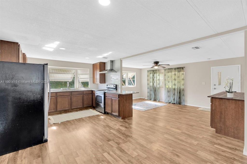 Watergate Mobile Home Est - Residential Lease