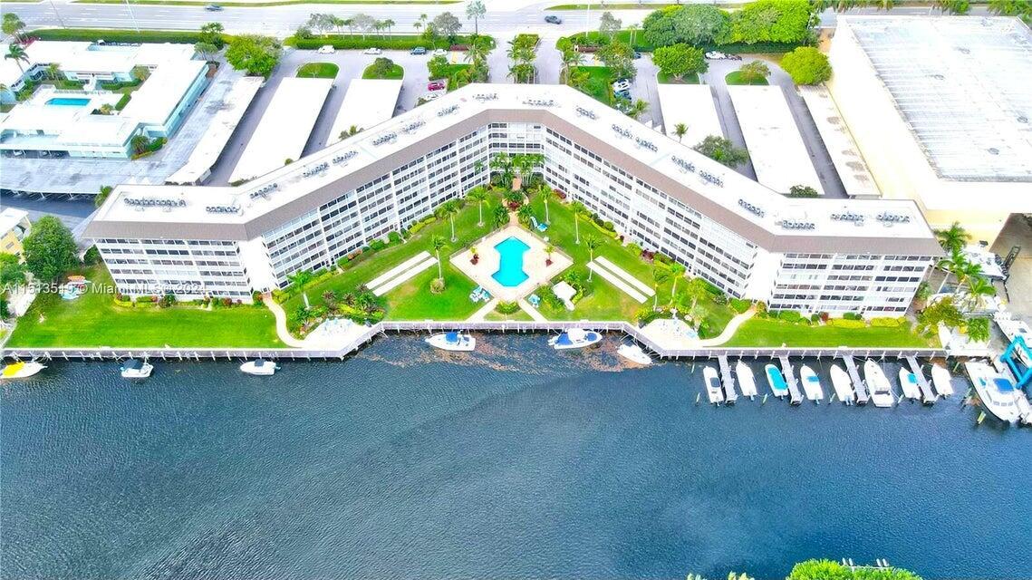 400 N Federal Highway 208