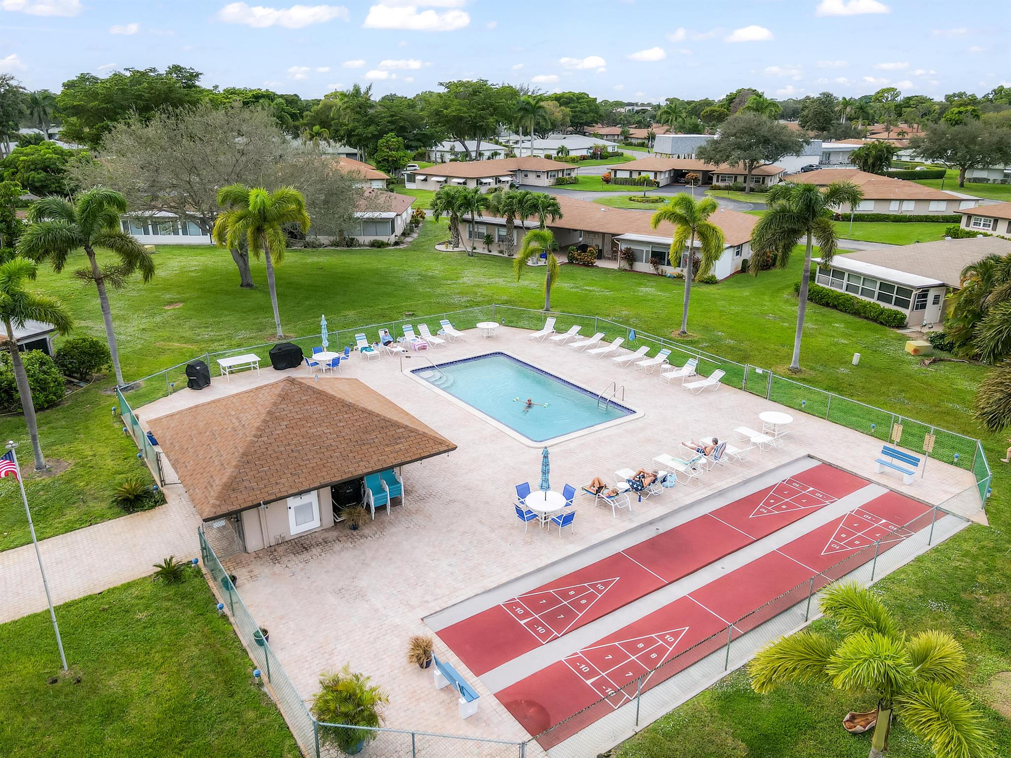 COUNTRY MANORS CONDO - Residential