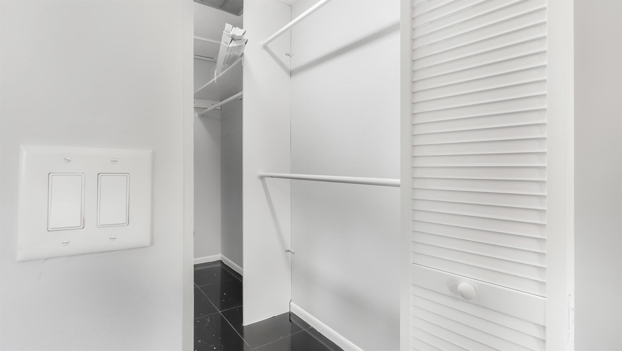 COUNTRY MANORS CONDO - Residential