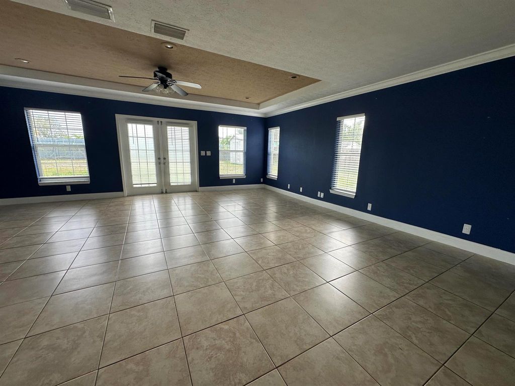 Photo of 461 SE Skipper Lane, Port Saint Lucie, FL 34983 (MLS # R11144440)