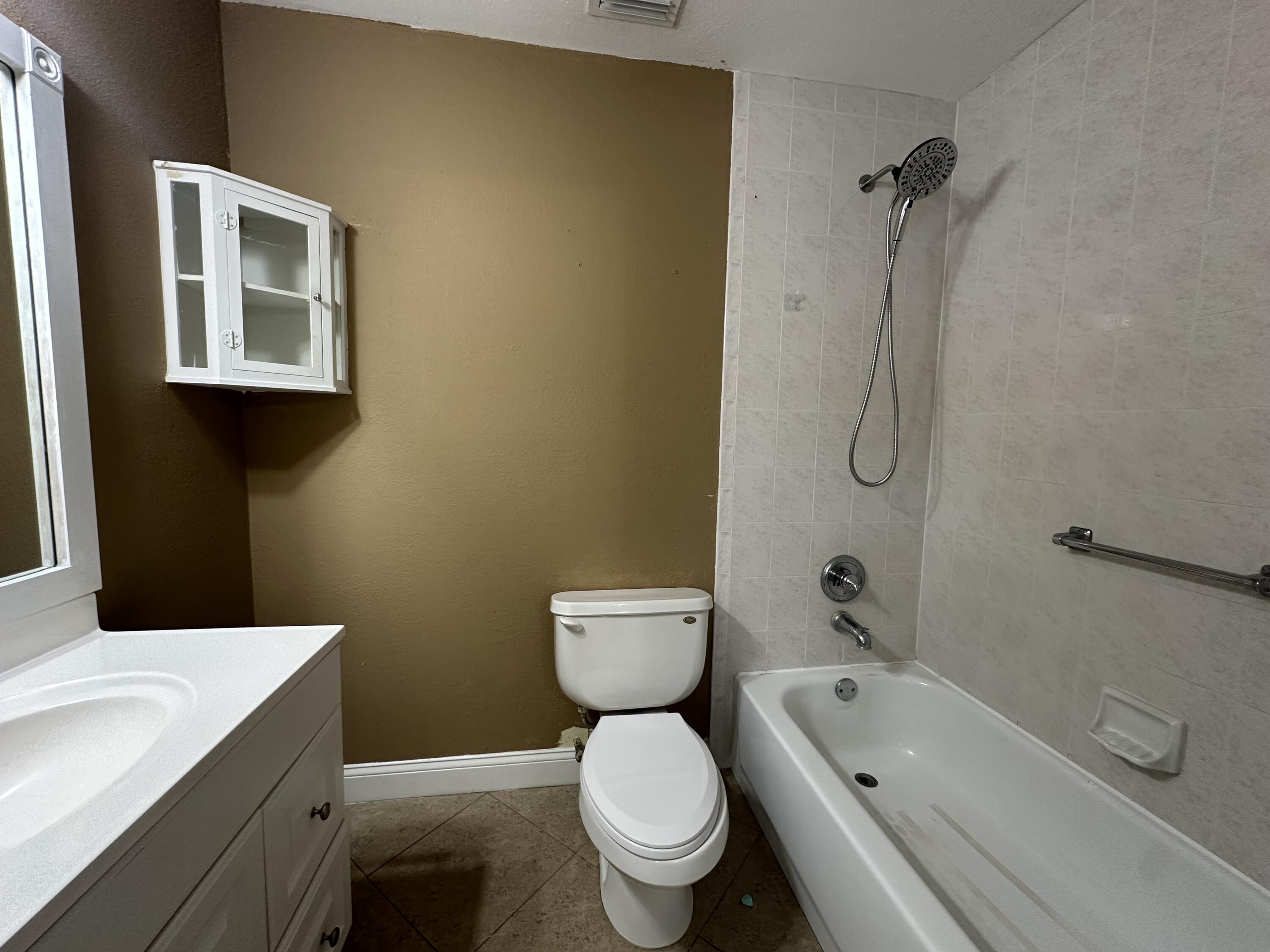 PORT ST LUCIE SECTION 6 - Residential Lease