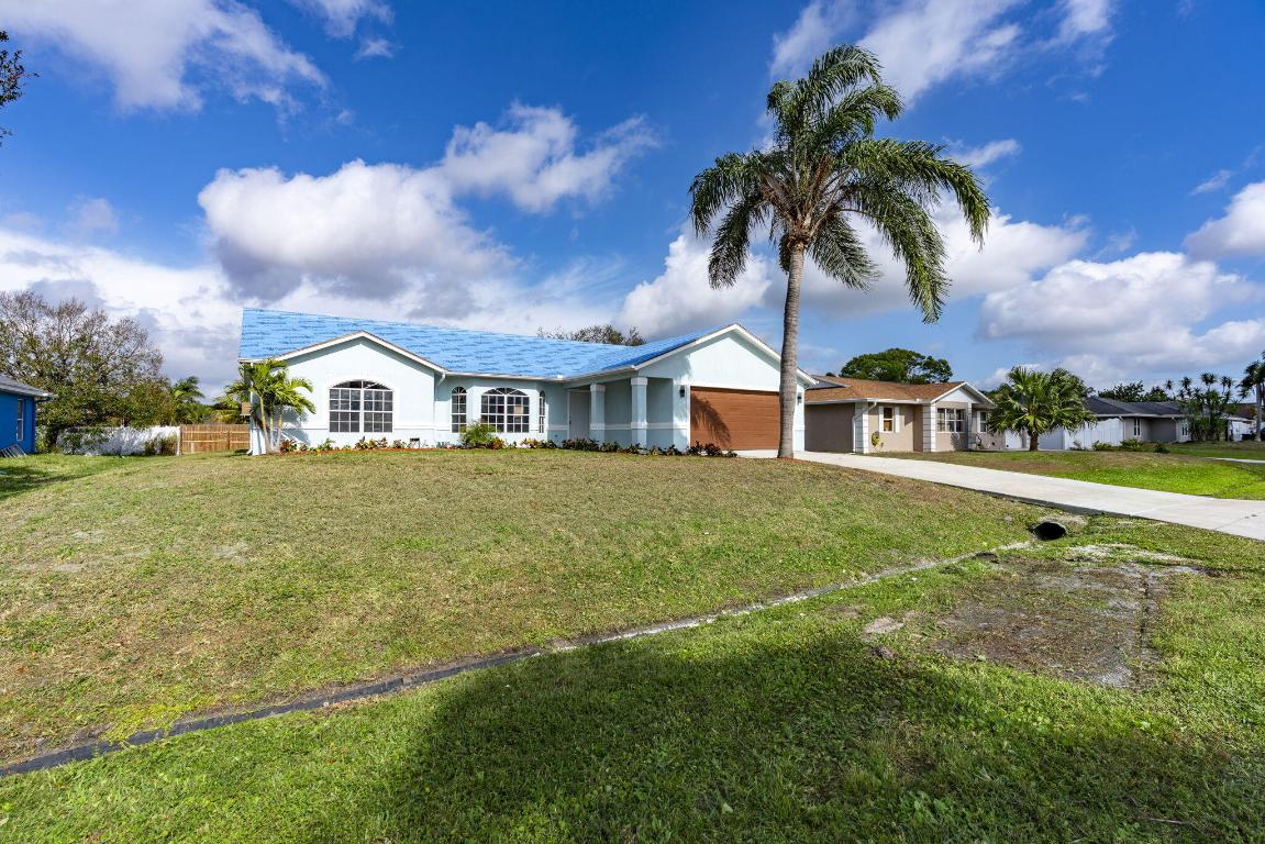 125 NE Jettie Terrace, Port St Lucie, FL, 34983/$469,900 3 125 NE Jettie Terrace