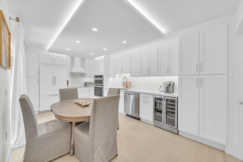 Photo of 1208 12th Court, Jupiter, FL 33477 (MLS # B26009249)