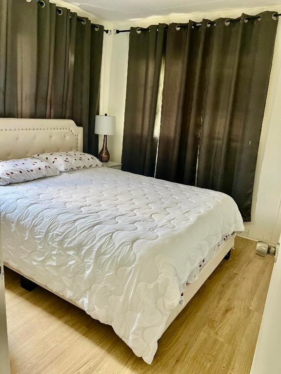 DEERFIELD LAKE - Residential