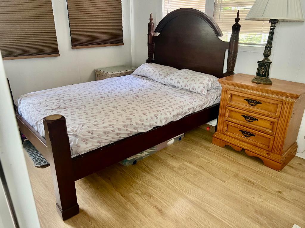 DEERFIELD LAKE - Residential