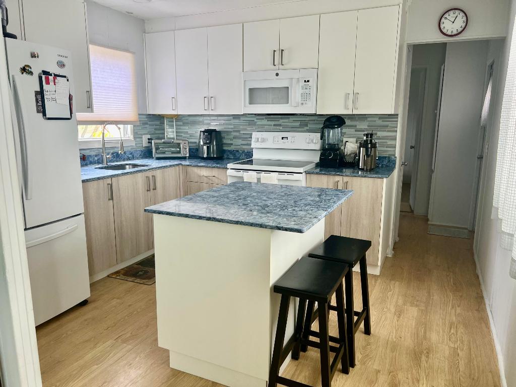 DEERFIELD LAKE - Residential