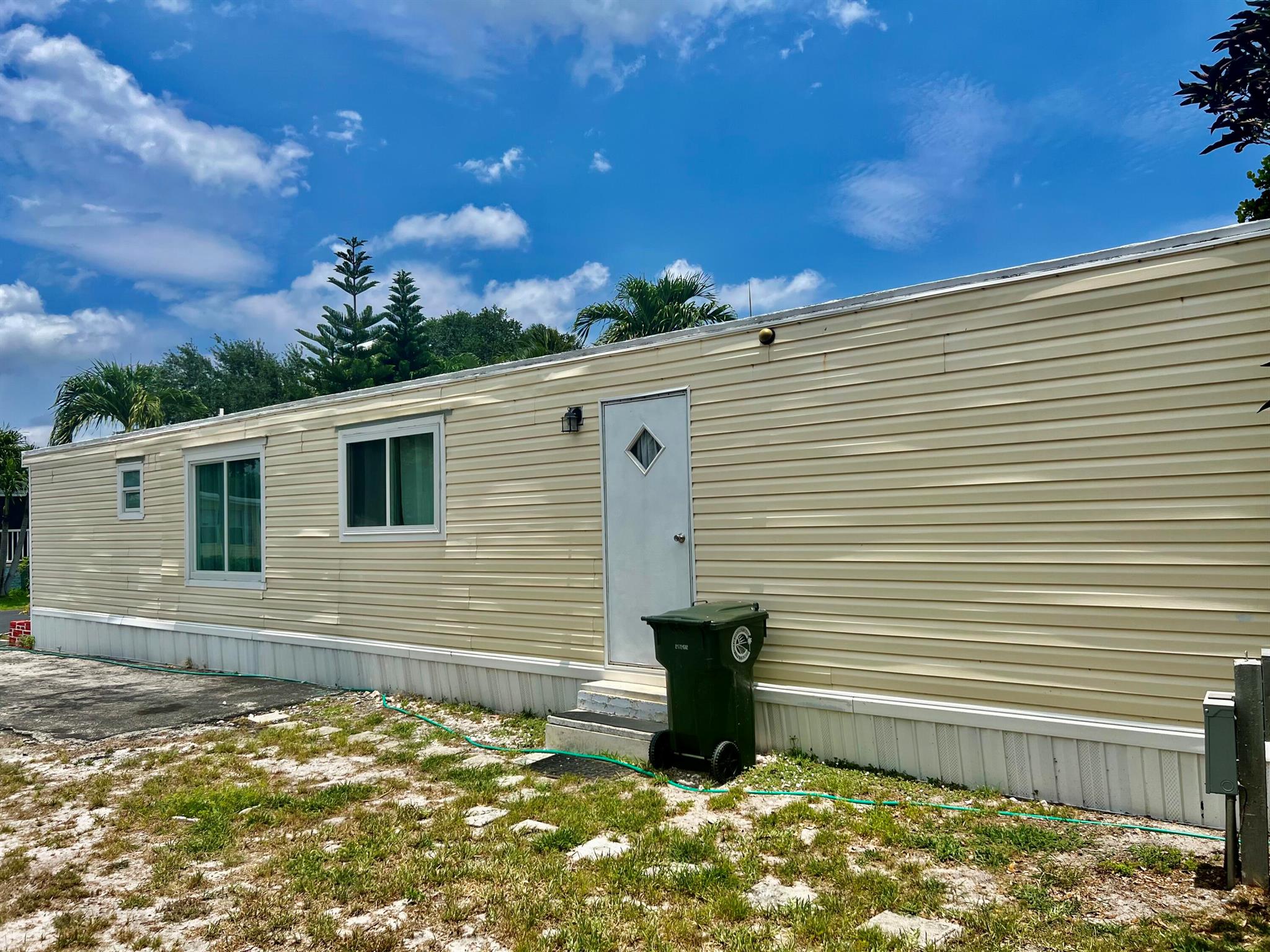 DEERFIELD LAKE - Residential