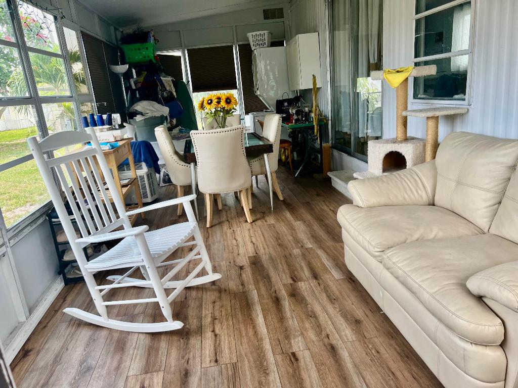 DEERFIELD LAKE - Residential