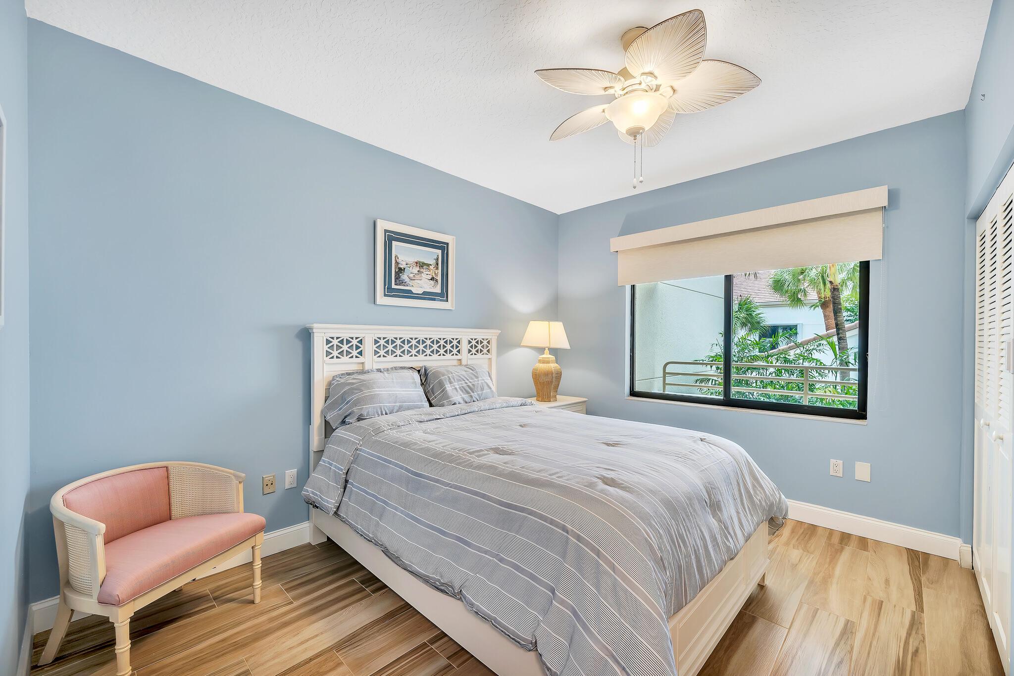 OAK HARBOUR CONDOS - Residential Lease